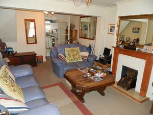 lounge/dining room- click for photo gallery